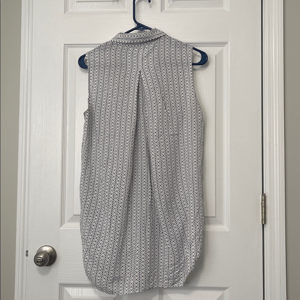 Velvet Heart Black and White Patterned Shirt - Picture 2 of 14